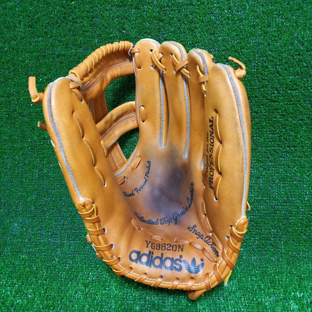 アディダス硬式グローブ 西武ライオンズ田渕幸一 プロ支給品かも