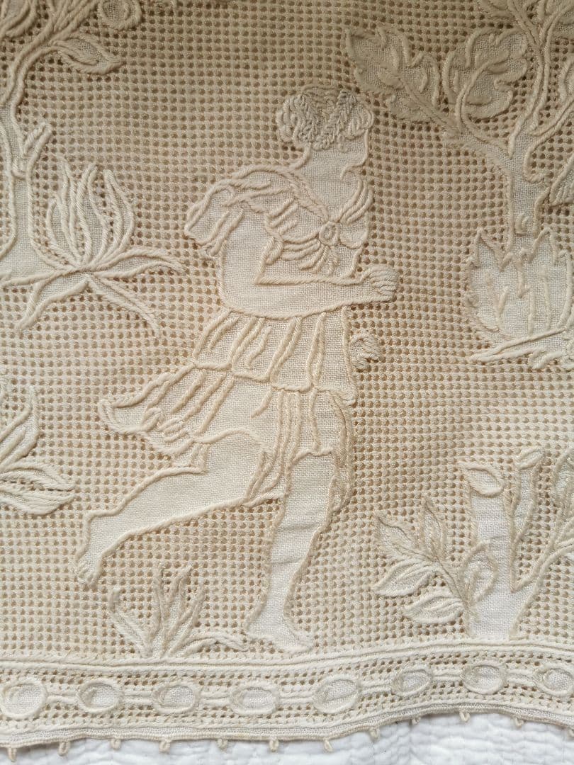 アンティークイタリア ブラットレース刺繍マット 森林の女神と鹿 狩りの神話 古典