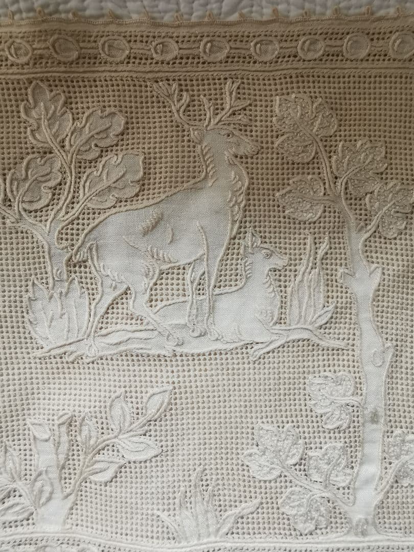 アンティークイタリア ブラットレース刺繍マット 森林の女神と鹿 狩りの神話 古典