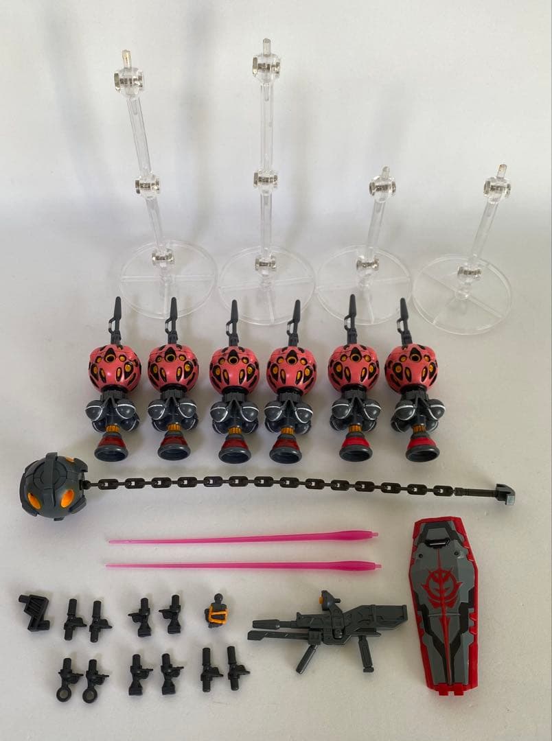 赤いガンダム【ビット６基】ガンプラ！HG！ジオラマベース！ビット台座４個付き！