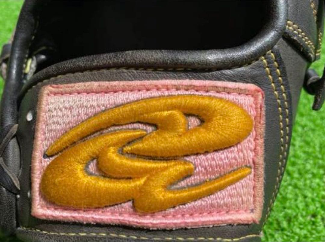 ドナイヤ　グローブ　ピッチャー用　野球　ベースボール　グラブ　刺繍入り