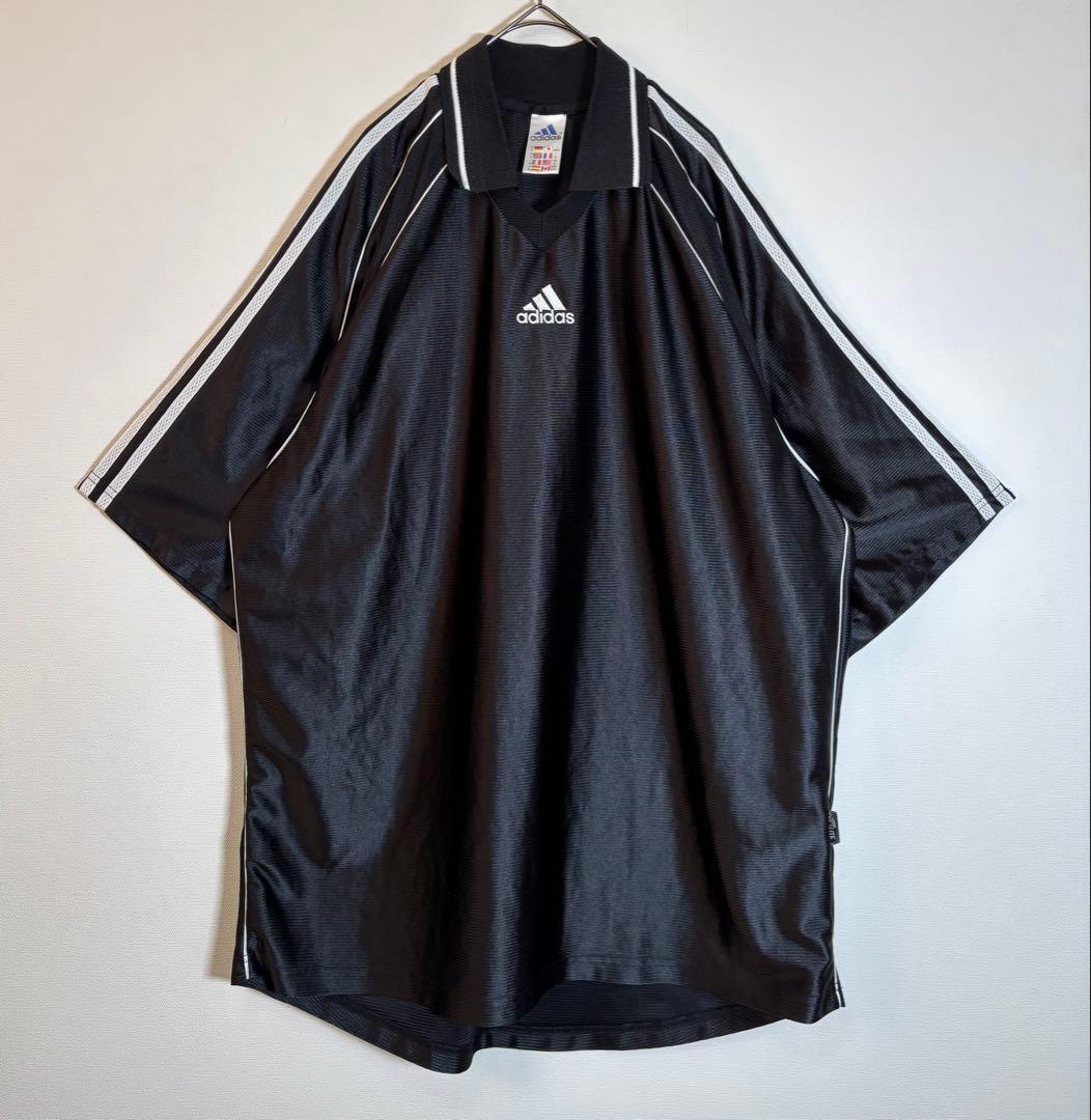 adidasアディダス 刺繍ロゴ　サイドライン　サッカーシャツ　ユニホーム