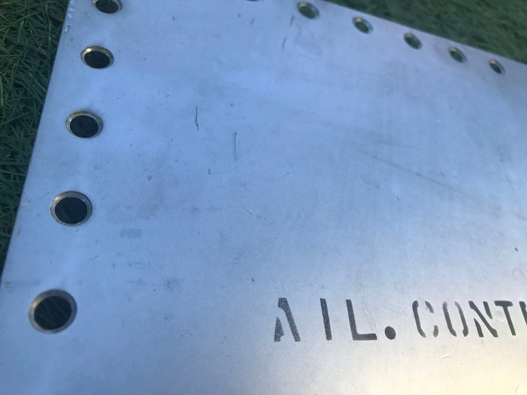 航空機 機体部品 T-33 左主翼 8L AIR CONTROL MECHパネル