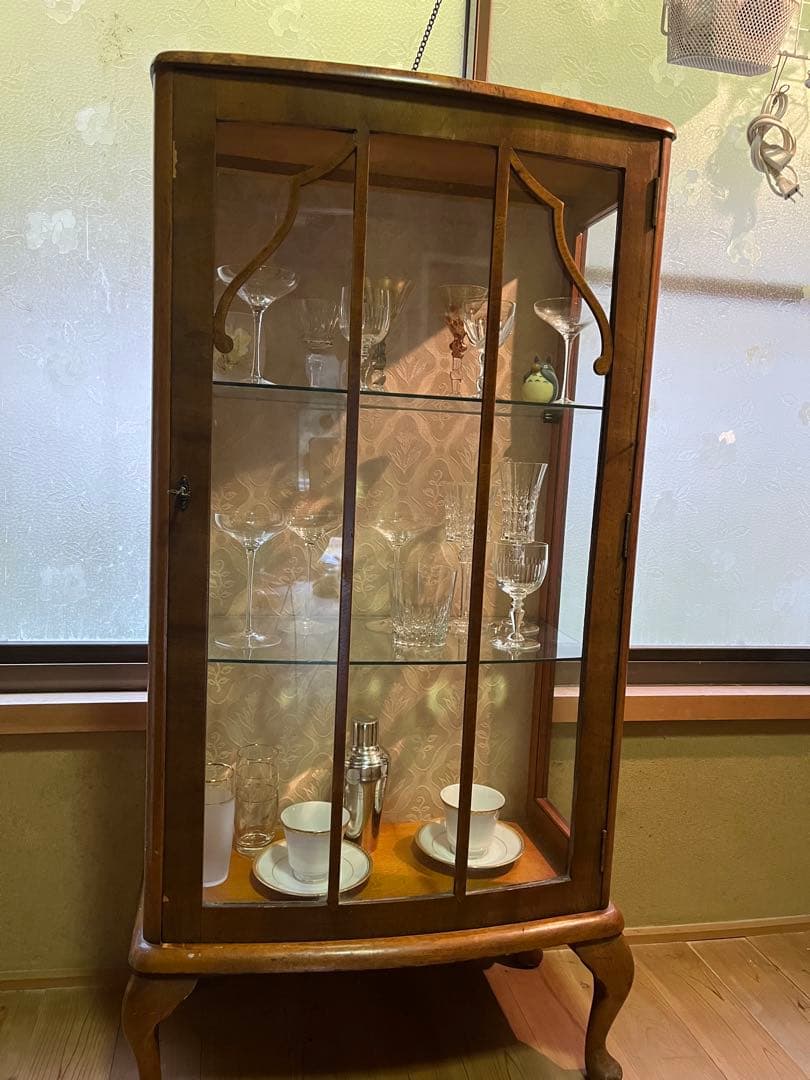 英国製アンティーク　ガラスキャビネット　猫足