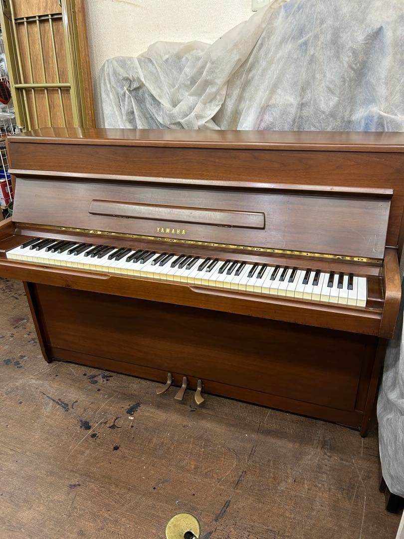 超価格、ヤマハM1、木目調半艶仕様、人気のコンパクトタイプ、お買い得1台限り！