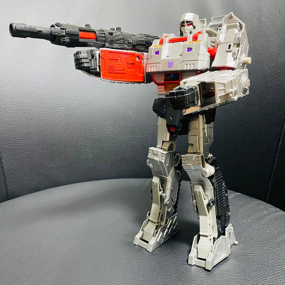 海外版 ハズブロ トランスフォーマー リーダークラス メガトロン