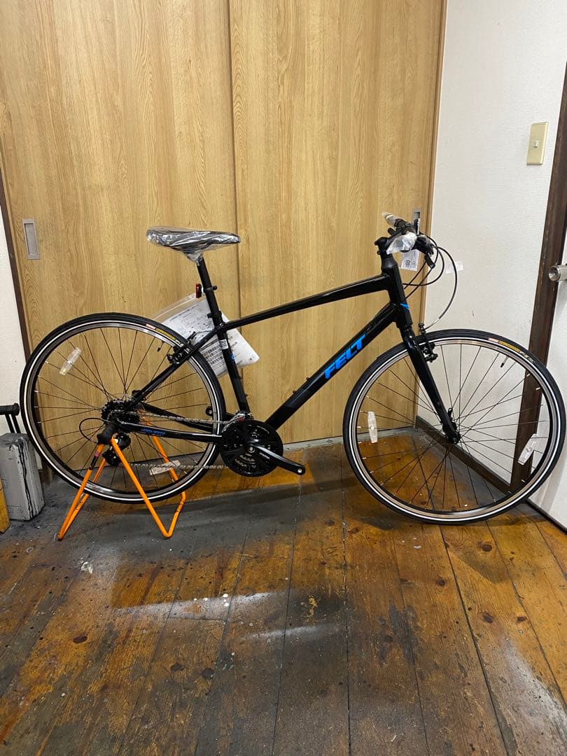新車　クロスバイク　FELT VERZA SPEED　700C　24段変速