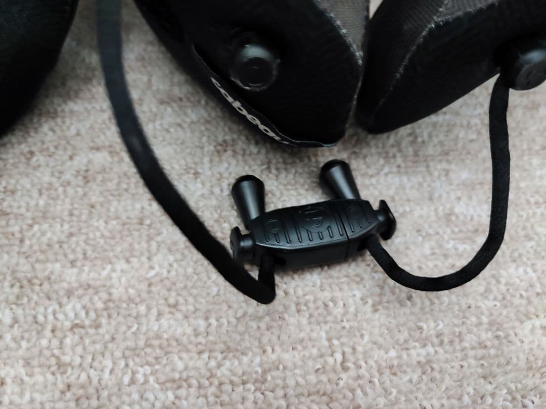 Cabeau Evolution Cool Travel Pillow　2点