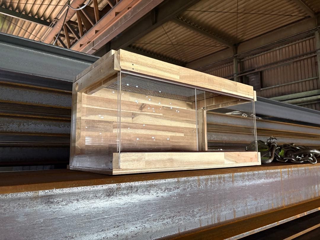 爬虫類ケージ　60×30×30 アカシア材サイドアクリル仕様