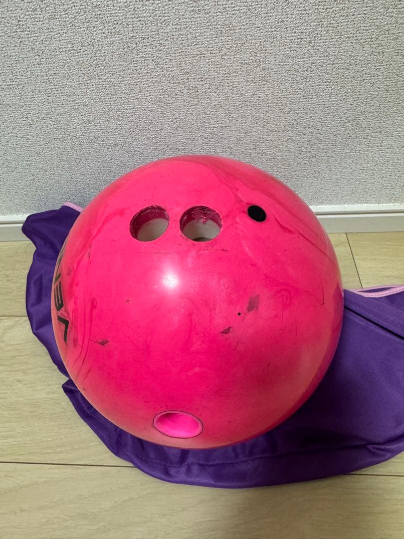 MOTIV VENOM ピンク ボウリングボール