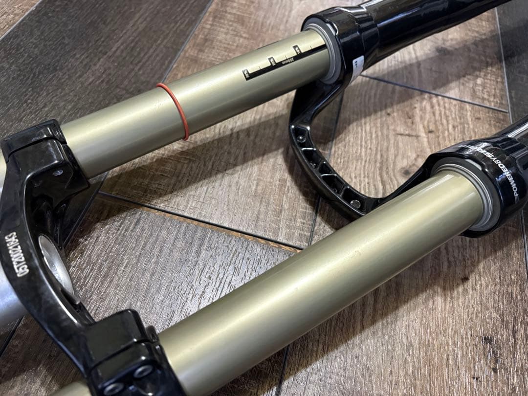 美品 ROCK SHOX ロックショックス BOXXER RC Φ20MAXLE