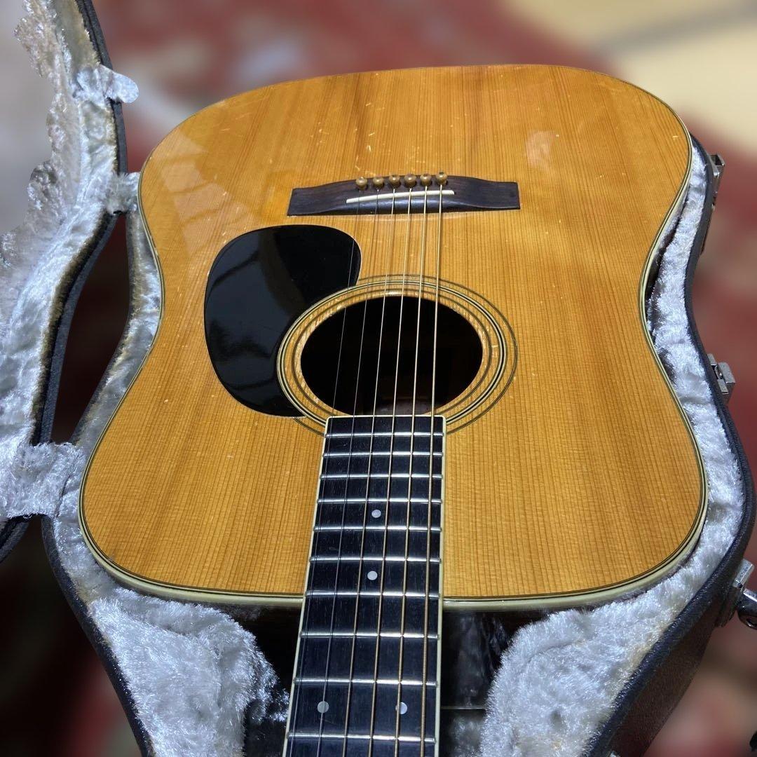 Sada yairiアコースティックギター