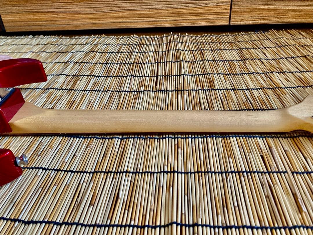 ☆鮮やかなメタリックレッド　新機能満載　Ibanez GIO ST