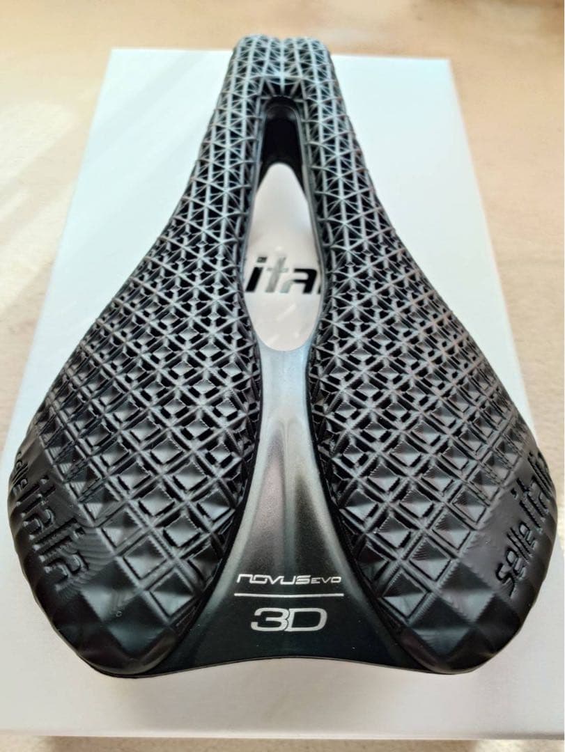 オマケ付selle Italia NOVUS BOOST EVO 3DKIT