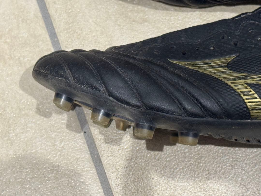 モレリア NEO 4 β ミズノ　サッカースパイク　24センチ　中古