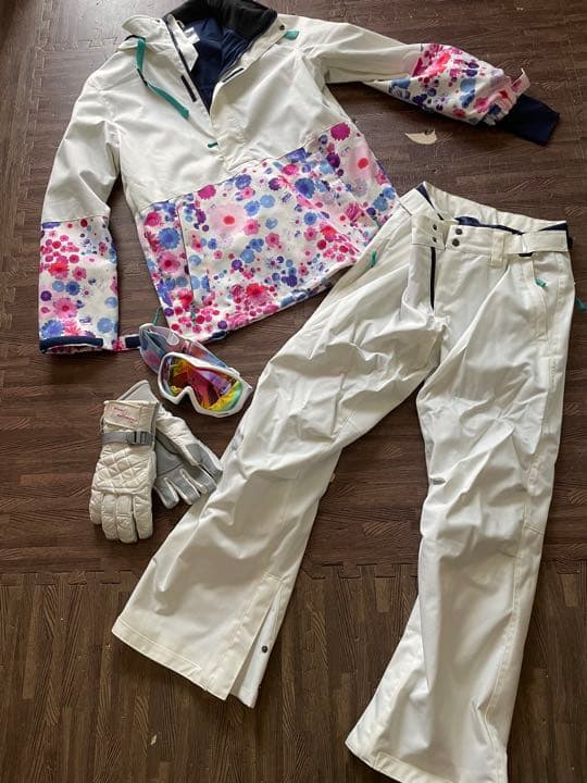 スキー、スノボウェア、サングラス、手袋3点セット