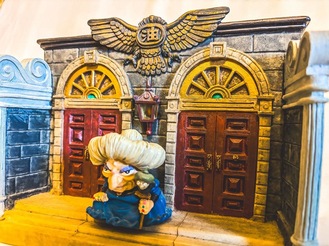 【激レア・廃盤品】　千と千尋の神隠し　湯婆婆　フィギュア　彫刻　プランター