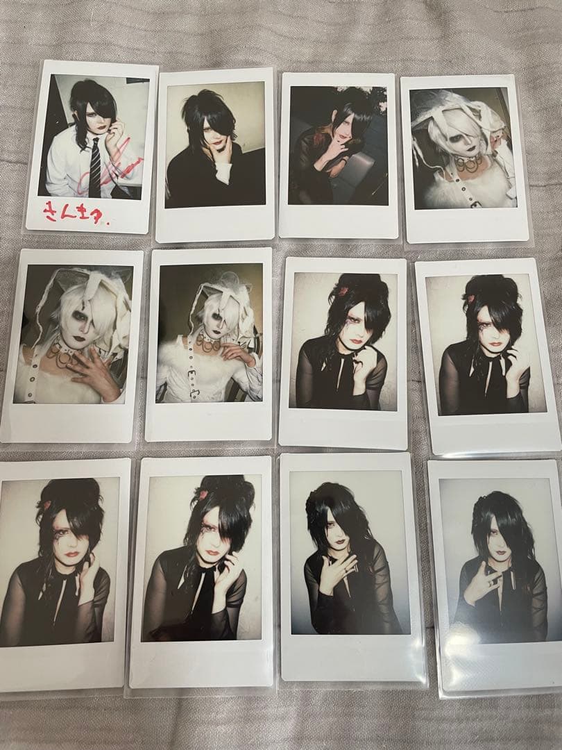 【ZERA ゼラ Aqui】 チェキ60枚＆トレカ、缶バッジ