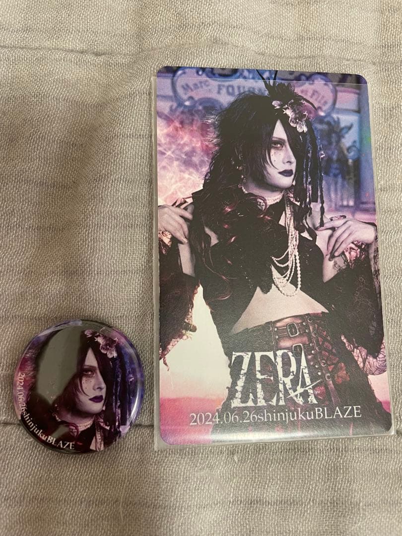 【ZERA ゼラ Aqui】 チェキ60枚＆トレカ、缶バッジ