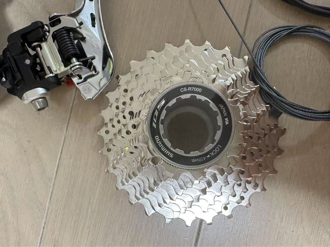SHIMANO シマノ　105 R7000 11速 コンポセット　BB付き