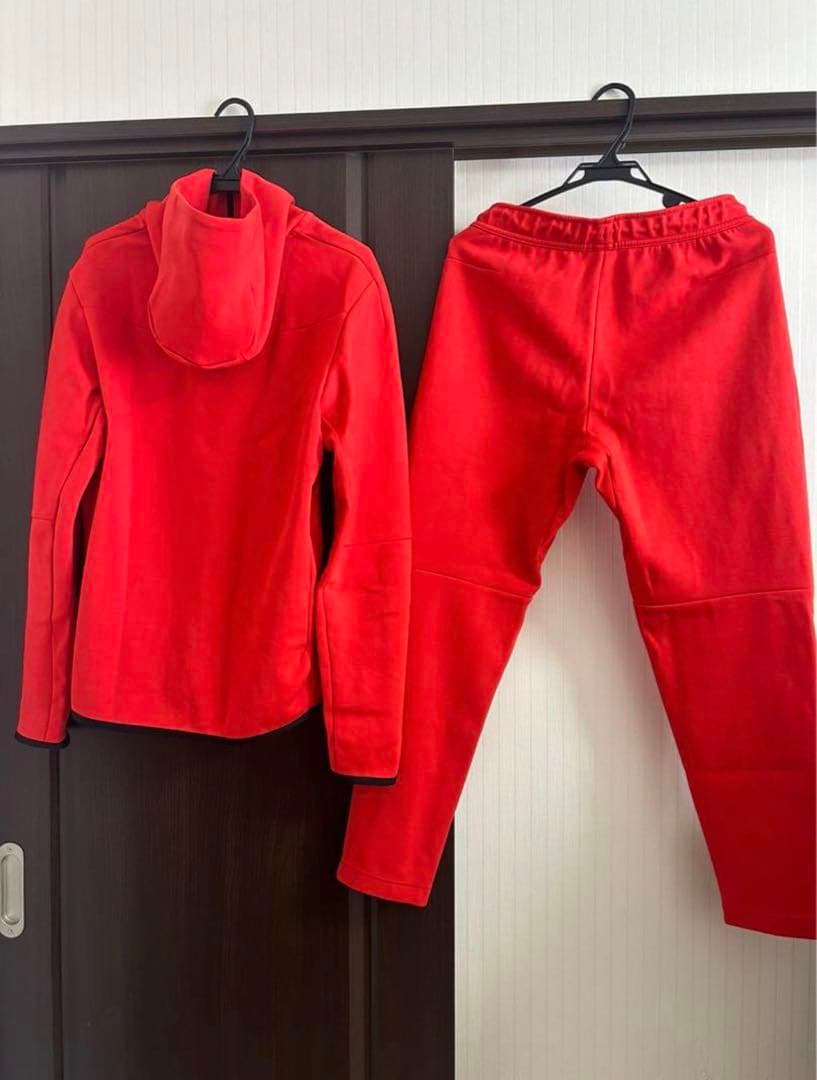 Nike リバプールFC テックフリース レッド