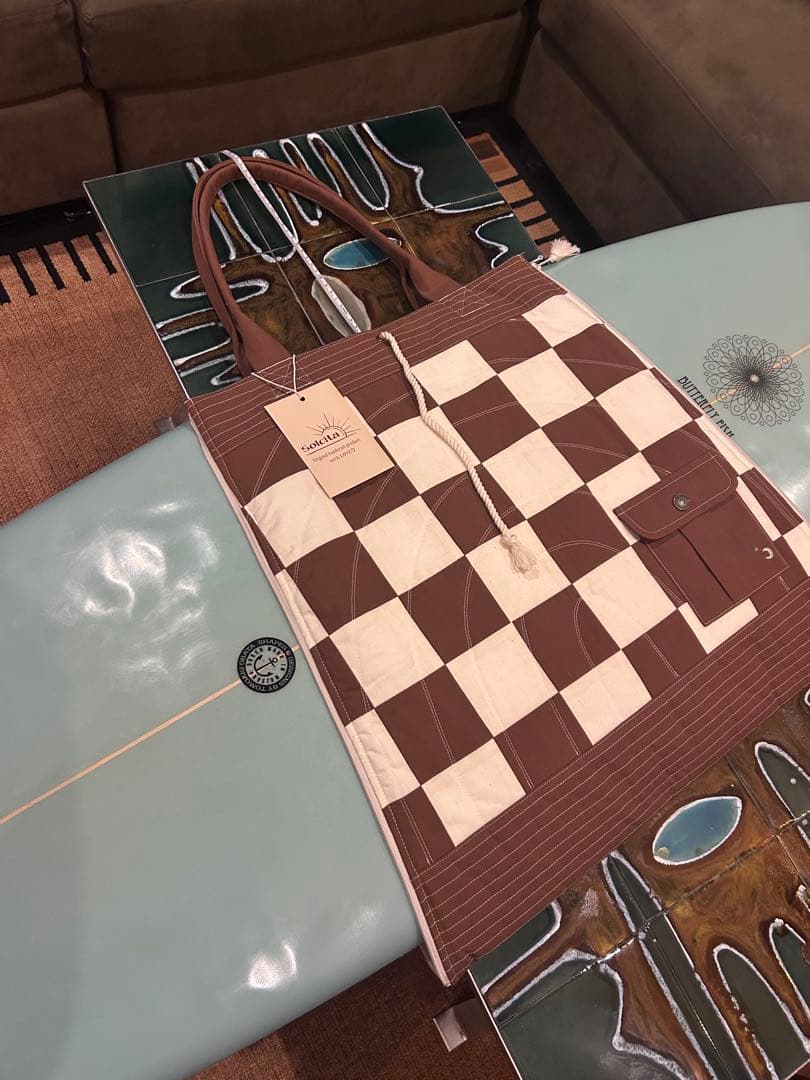 バッグにもなるサーフボードキャリーバッグ