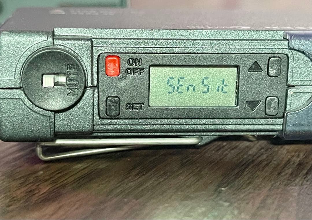 ⑥Sennheiser EW100 B帯 ワイヤレスシステム ラベリアマイク付き