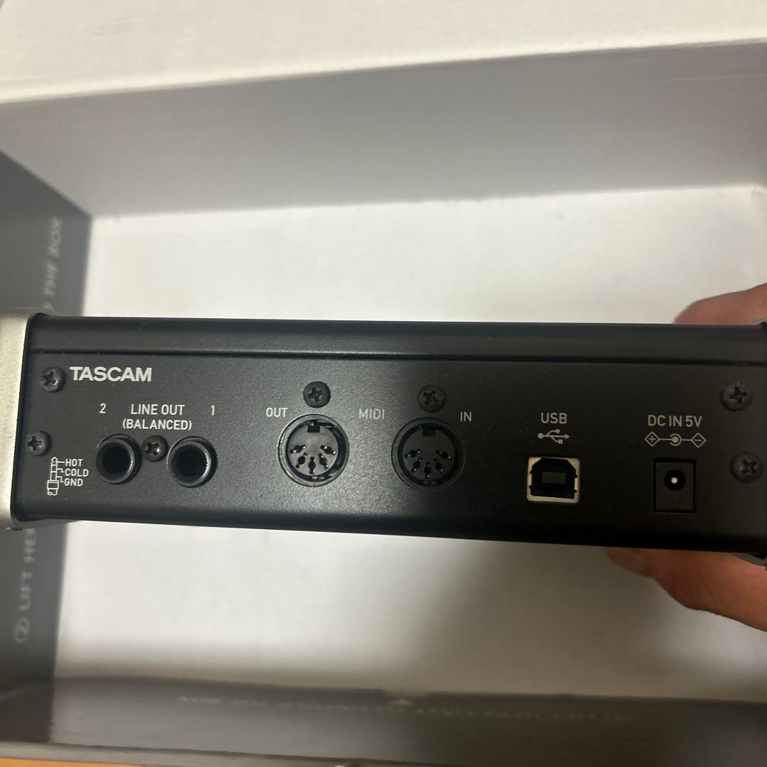 US-2x2 USBオーディオ/MIDIインターフェース