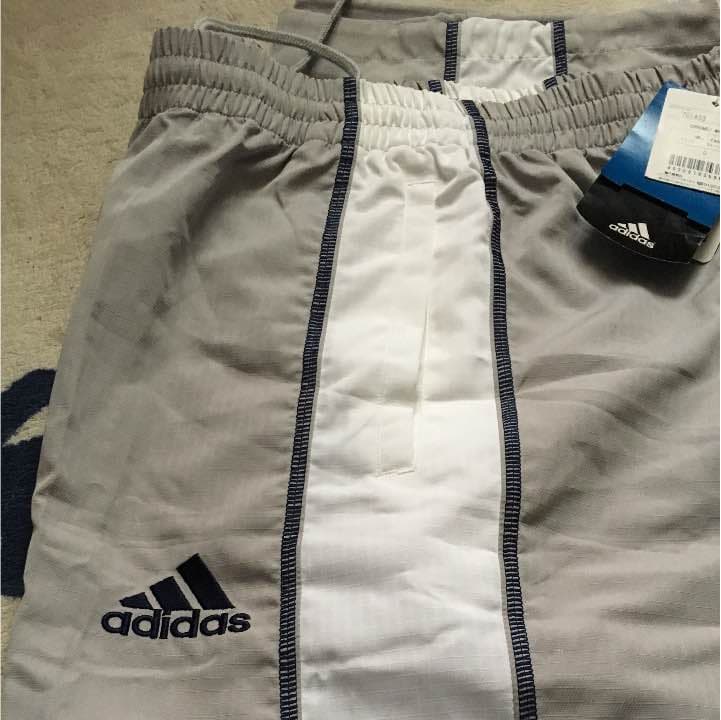 お値下げ‼️メンズ アディダス スポーツウェア Oサイズ上下セット 薄手