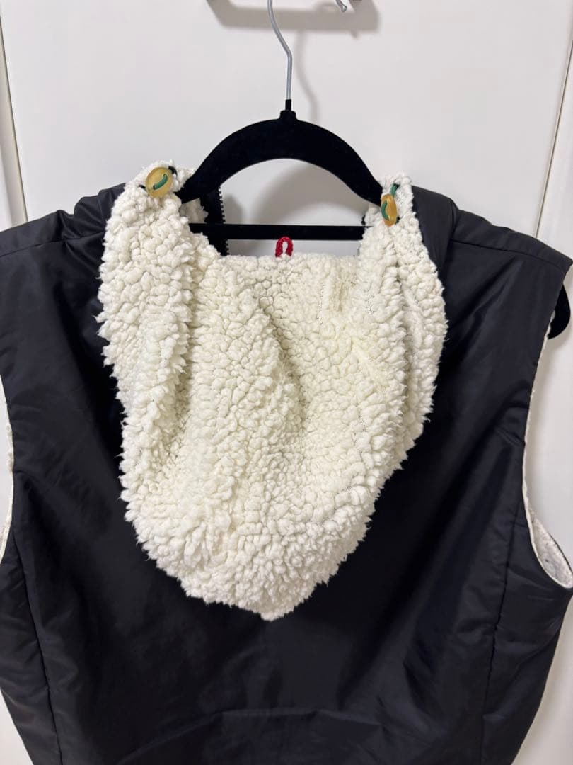 フード付きフリース　ベスト　トミーヒルフィガー