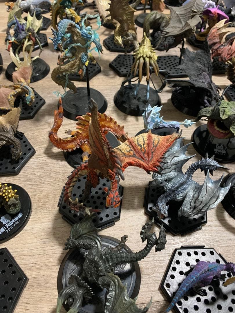モンスターハンターフィギュア　スタンダードモデル　まとめ売り　約125体