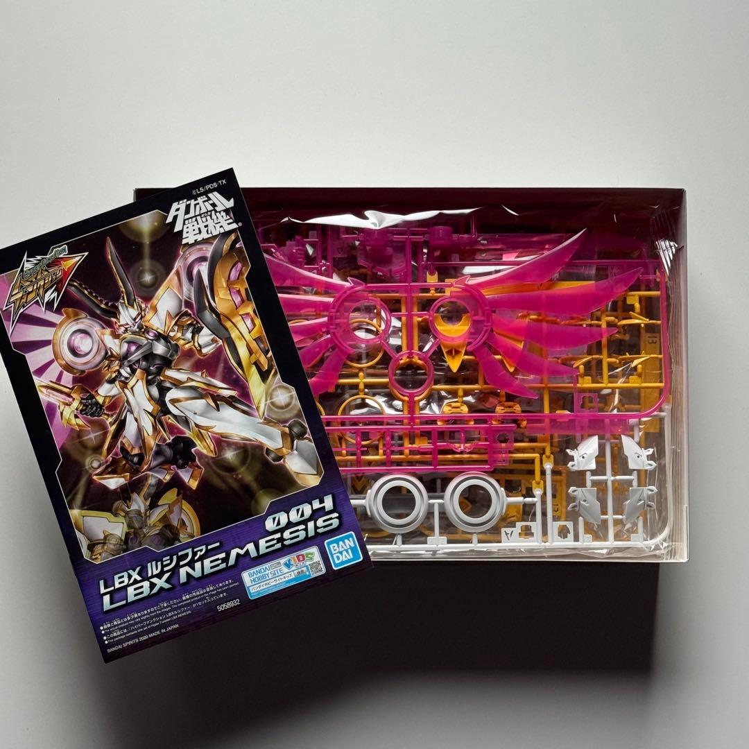 【未組立品】ダンボール戦記LBXルシファー ハイパーファンクションプラモデル