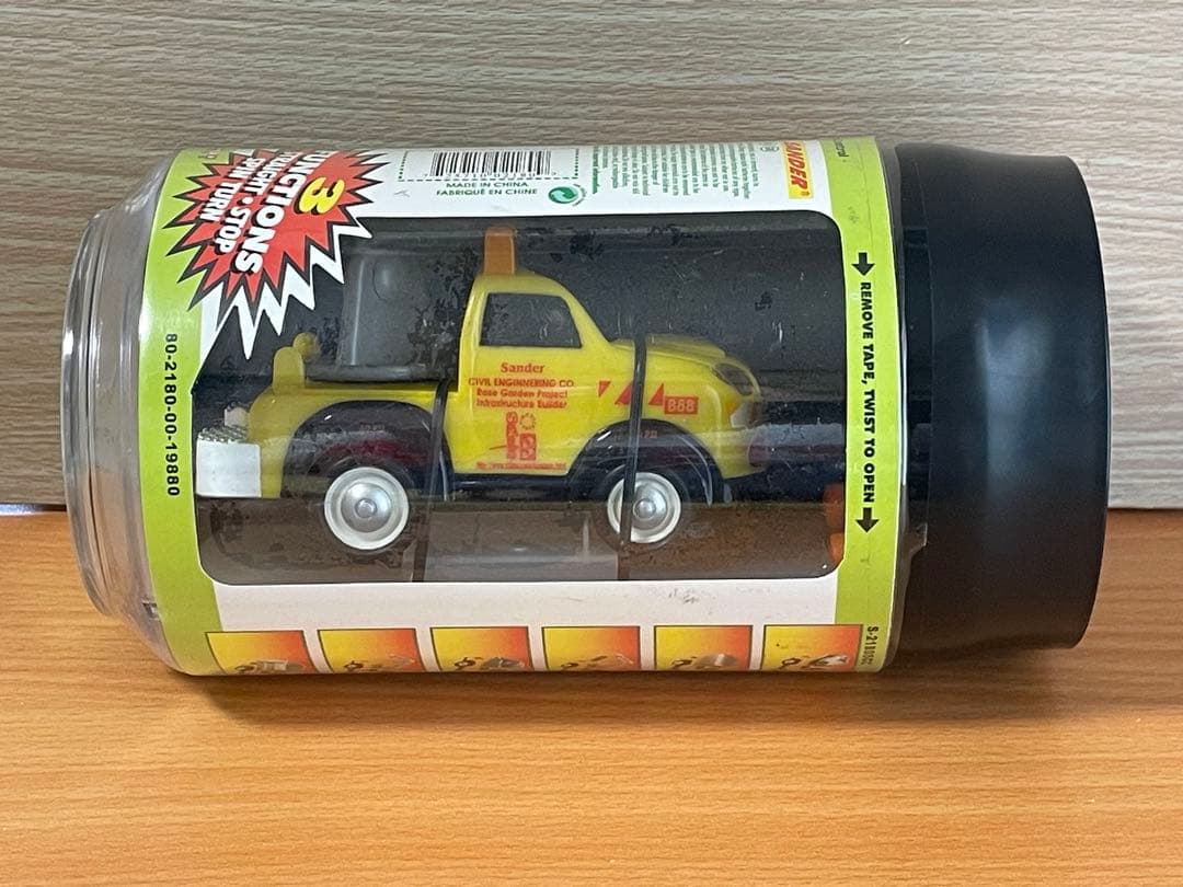 北箱　FordF-100 PickUpミニカーイエロートラックミニカー容器入り