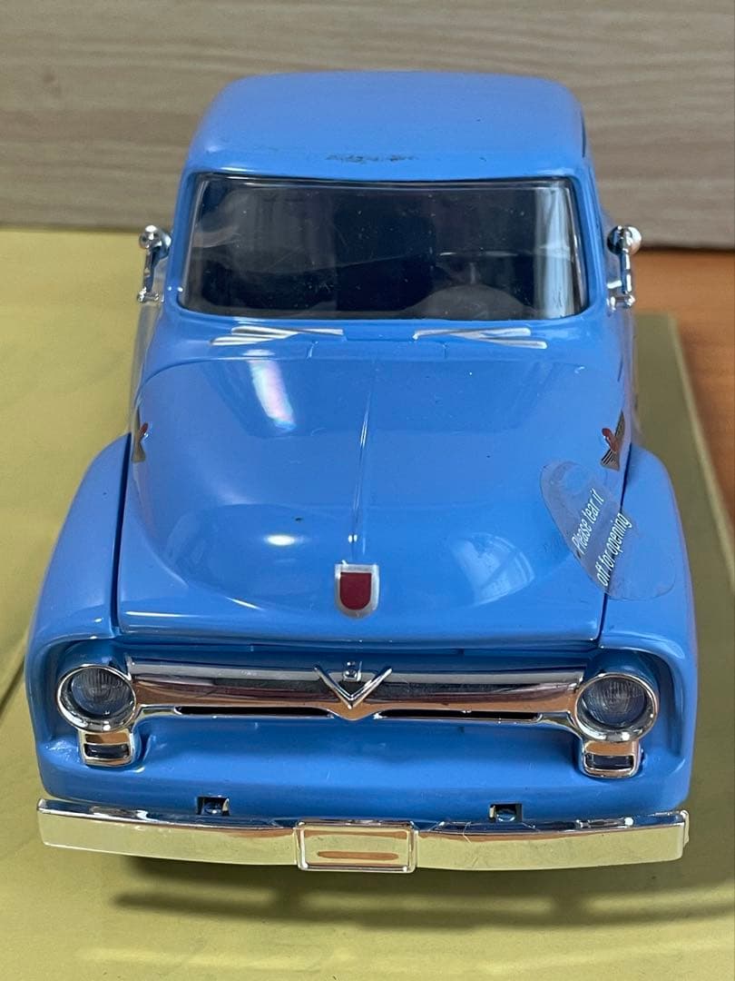 北箱　FordF-100 PickUpミニカーイエロートラックミニカー容器入り