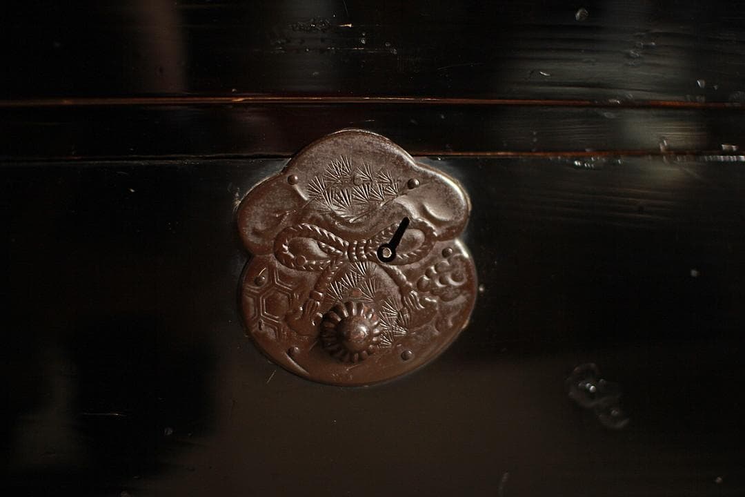 綺麗な巾着金具庄内箪笥　2段　タンス　収納　古家具　古民家　時代家具