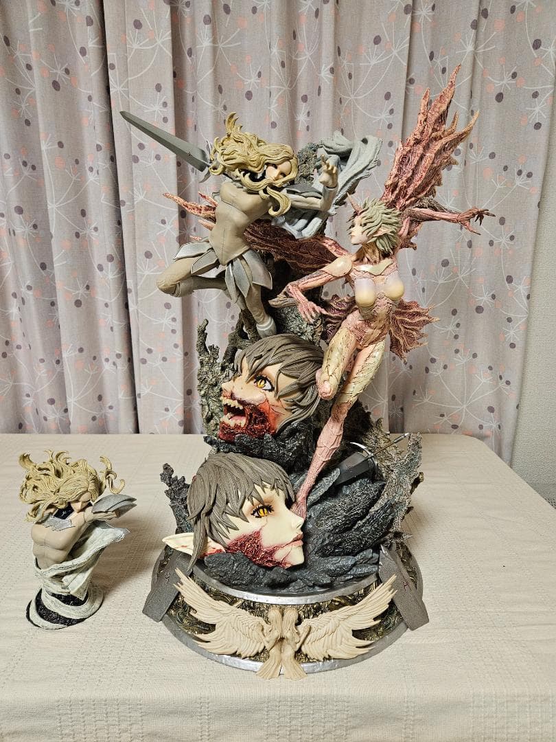 Figurama クレイモア テレサ vs プリシラ 1/6 スタチュー