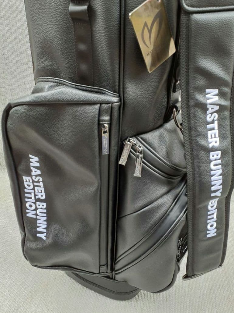 お買い得 正規品 マスターバニースタンド式キャディバッグ 本革の 様な素材