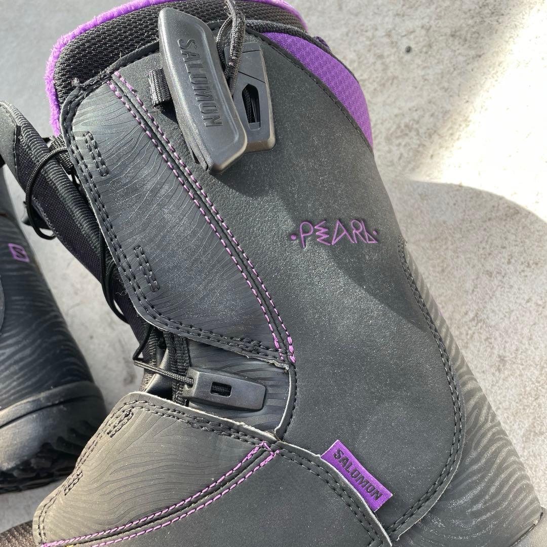 SALOMON 女性用スノーボードブーツ ブラック/パープル 23.5cm