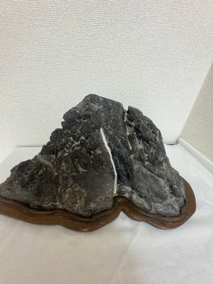 石製 山の形 置物 木製台座付き