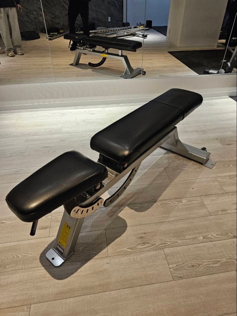 Think Fitness アジャスタブルベンチ