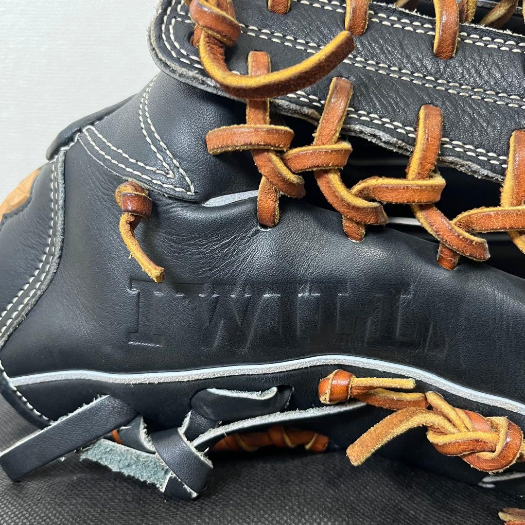 【極美品】アンダーアーマー 外野用 硬式グローブ　ブラック　QBB0088