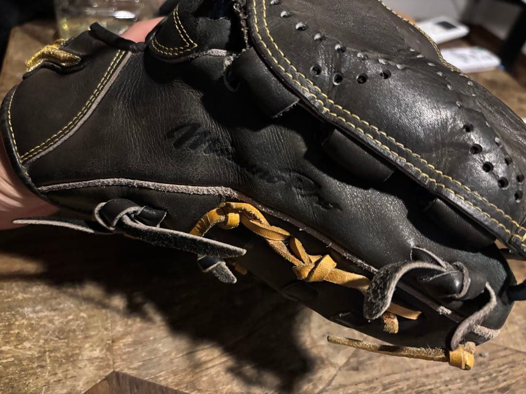 ミズノプロ投手用グローブ　黒