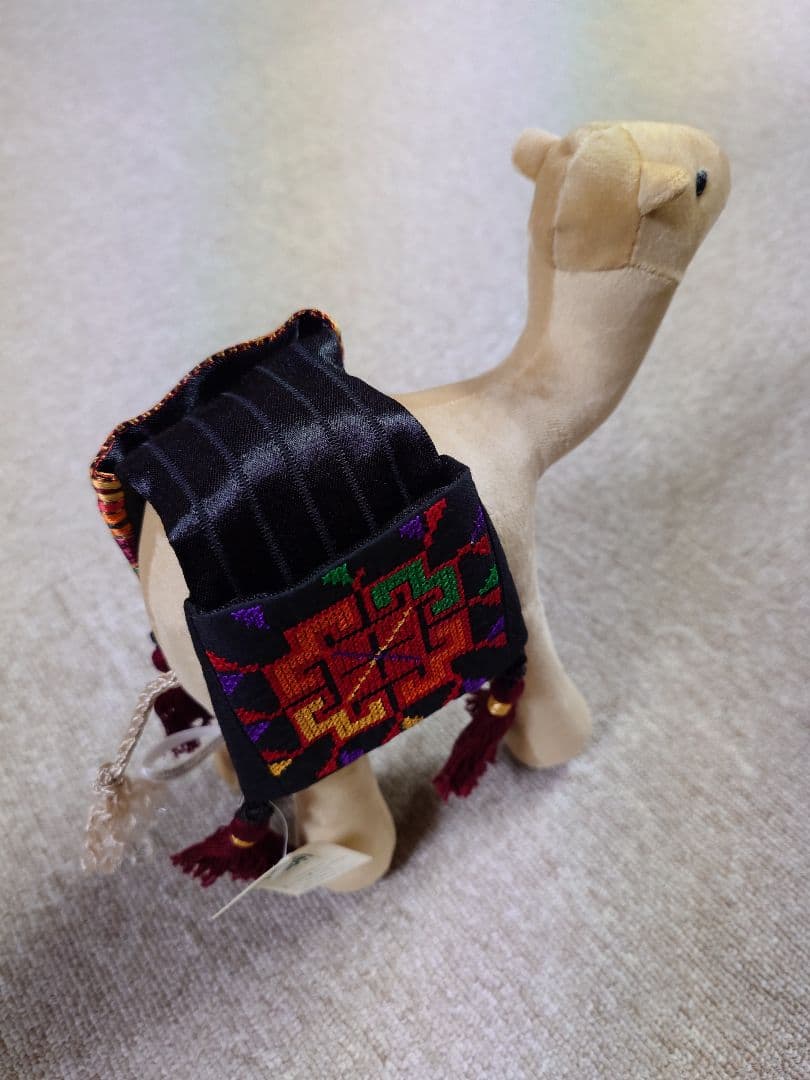 ヨルダンパビリオン　ラクダ ぬいぐるみサイズ大　民族織物