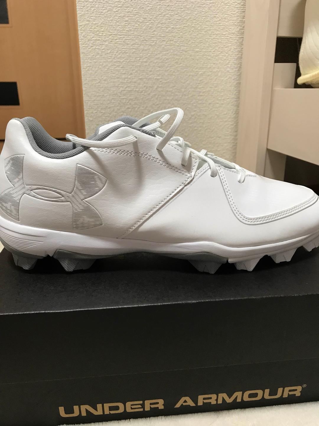 UNDER ARMOUR ホワイト