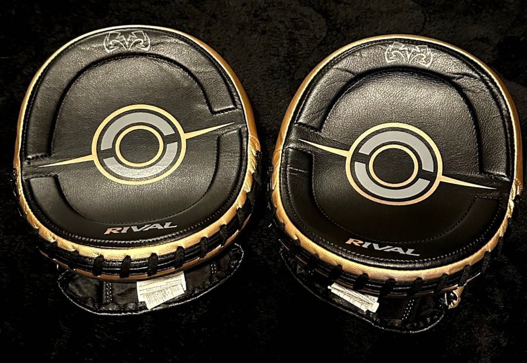 Rival(ライバル) RPM100 パンチングミット ブラック×ゴールド