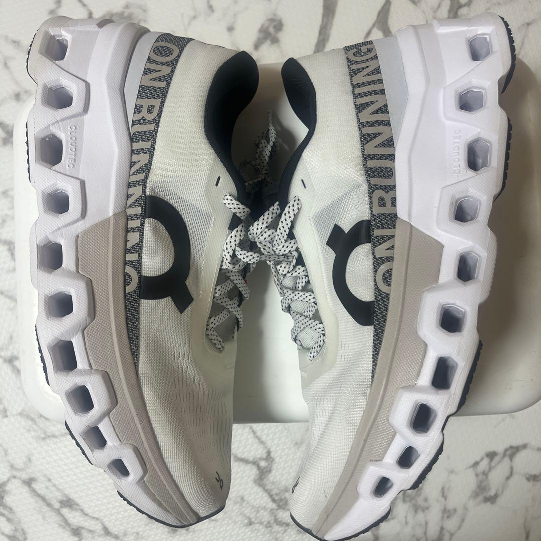 オンクラウドモンスター2 27センチ 美品 ホワイト