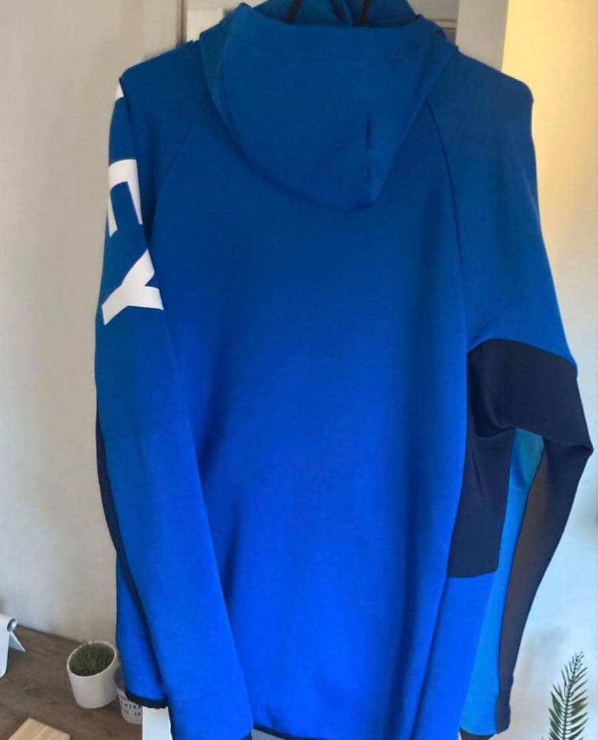 オークリー ファイターズ　フルジップパーカー