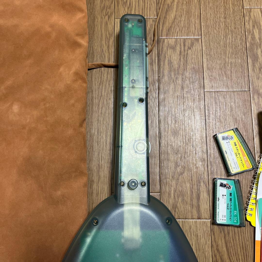 希少 楽器 らっき組 持った時から弾ける・唄える 電子ギター　カラオケ