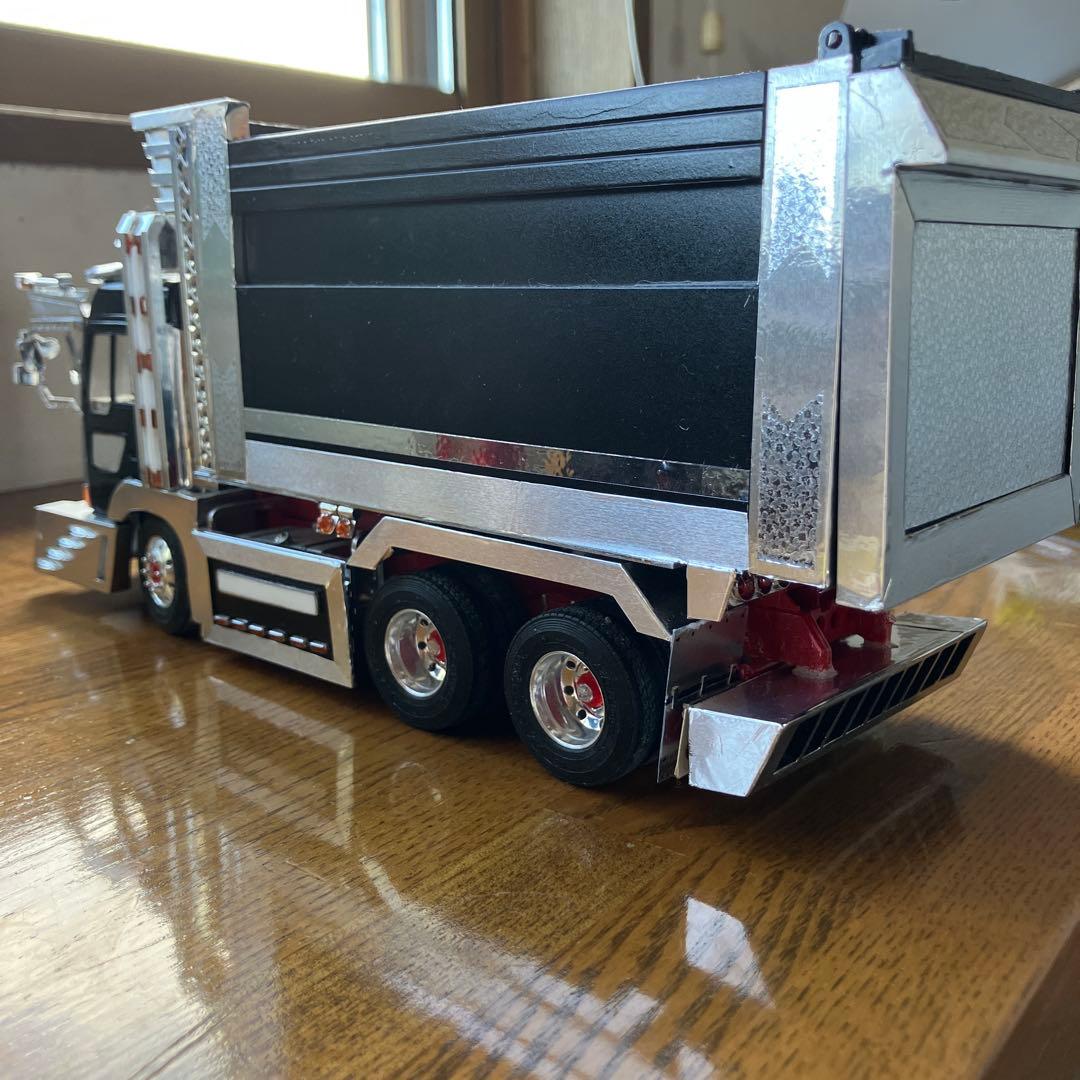 アオシマ　日野プロフィア　ダンプ　デコトラプラモデル