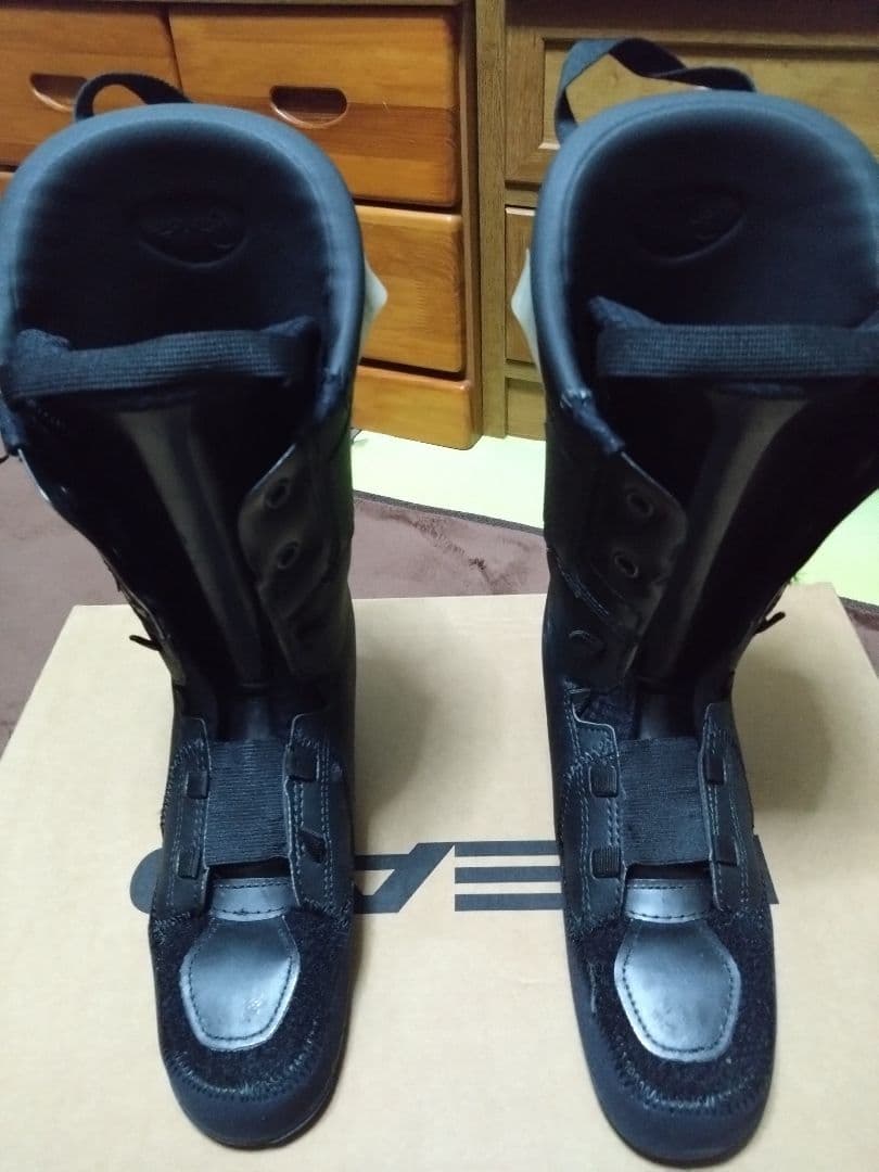 ヘッドスキーブーツR3